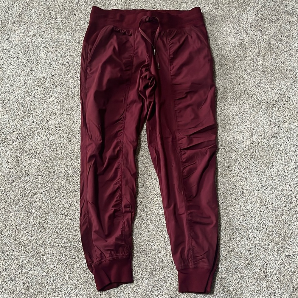 Lululemon Dance Studio Joggers - size 10
